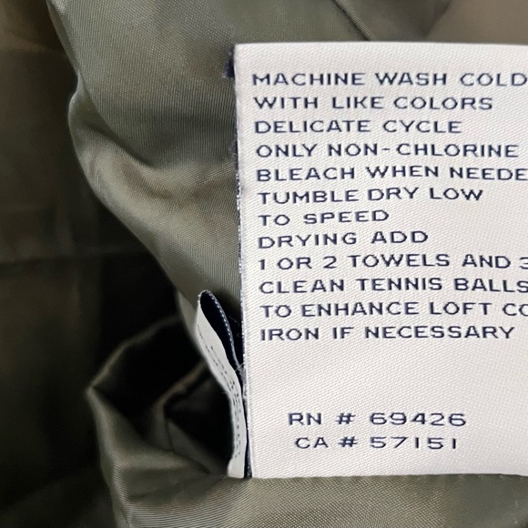 G. H. Bass & Co. women’s medium olive down coat with detachable hood - Picture 6 of 9